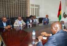 Transition guinéenne: les grands absents du dialogue de Conakry se rencontrent à Bissau