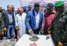 Transports aériens: le Premier ministre pose la première pierre des travaux de rénovation de l’aérodrome de Labé