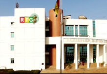 RTG: La ministre de l’Information et la Communication suspend le DG, les travailleurs laissent éclater leur colère