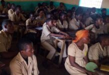 Enseignement pré-universitaire: les enseignants contractuels choisissent entre les arriérés de salaire et l’intégration à la fonction publique